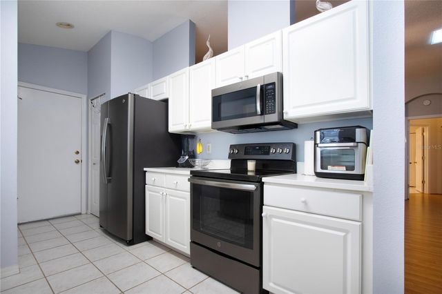 902 STAFFORDSHIRE LANE 6, Sun City Center, FL 33573