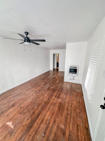 2404 Colony Court, Dallas, TX 75235