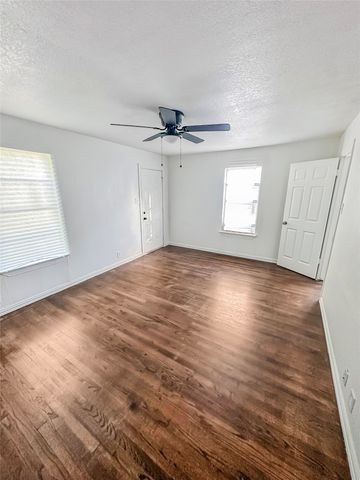 2404 Colony Court, Dallas, TX 75235