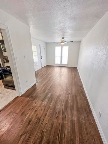 2404 Colony Court, Dallas, TX 75235