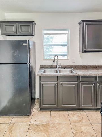 2404 Colony Court, Dallas, TX 75235