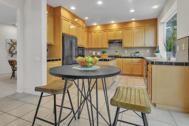 905 Glide Ferry Way, Sacramento, CA 95831