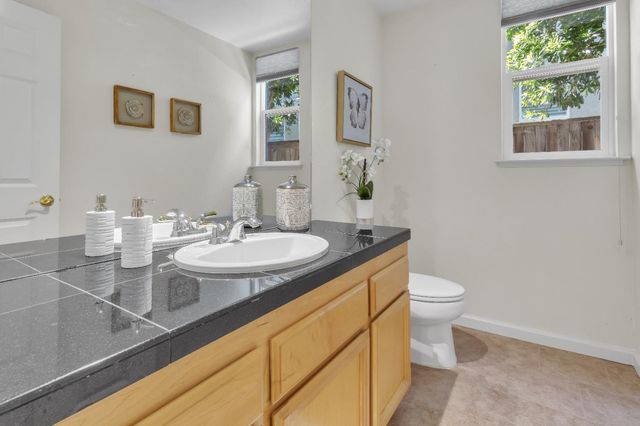 905 Glide Ferry Way, Sacramento, CA 95831