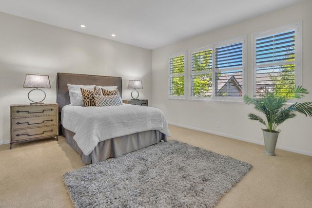 905 Glide Ferry Way, Sacramento, CA 95831