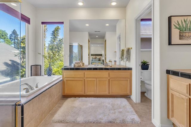 905 Glide Ferry Way, Sacramento, CA 95831