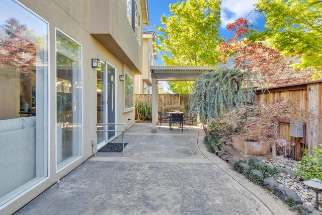 905 Glide Ferry Way, Sacramento, CA 95831