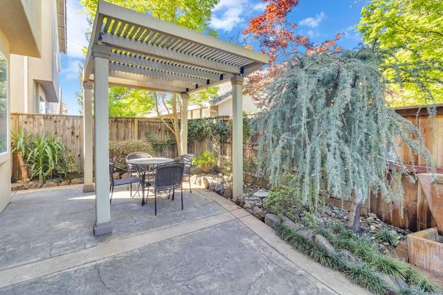 905 Glide Ferry Way, Sacramento, CA 95831