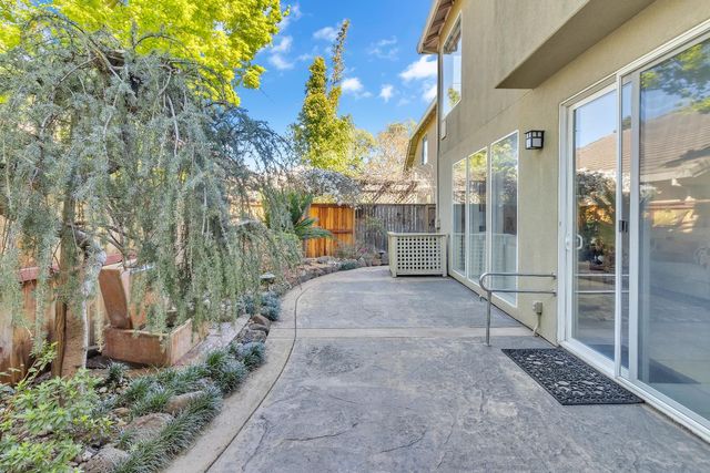 905 Glide Ferry Way, Sacramento, CA 95831