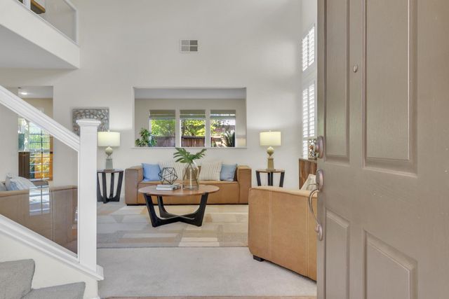 905 Glide Ferry Way, Sacramento, CA 95831