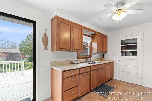 334 Home Avenue, Park Twp, MI 49424