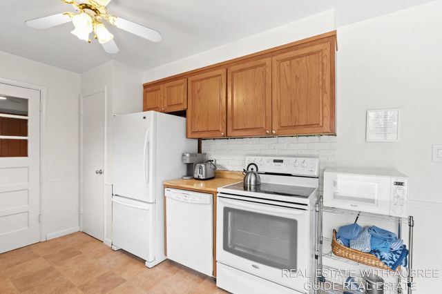 334 Home Avenue, Park Twp, MI 49424