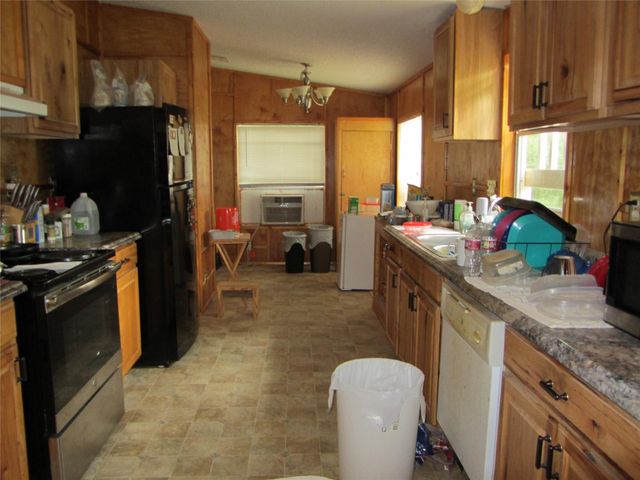53 Brumley Road, Huntsville, TX 77320