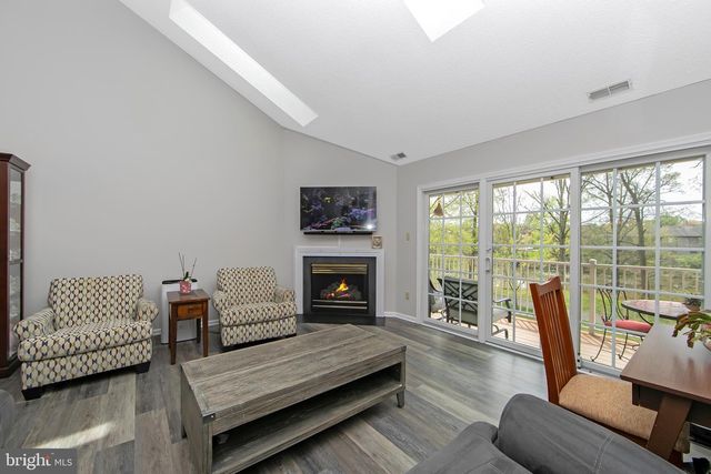 6506-B NORMANDY DR, Mount Laurel, NJ 08054