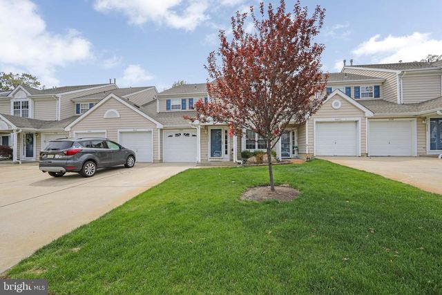 6506-B NORMANDY DR, Mount Laurel, NJ 08054