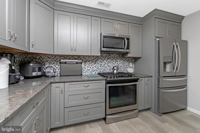 6506-B NORMANDY DR, Mount Laurel, NJ 08054