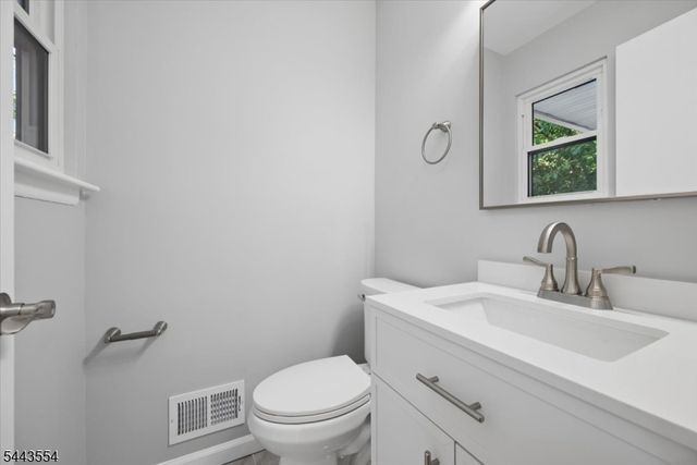 904 Merritt Dr, Hillsborough Twp., NJ 08844