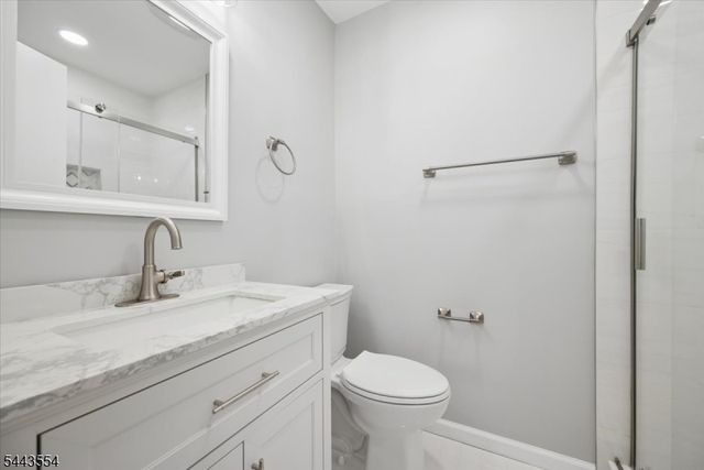 904 Merritt Dr, Hillsborough Twp., NJ 08844