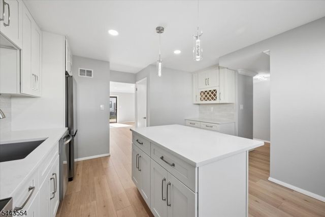 904 Merritt Dr, Hillsborough Twp., NJ 08844