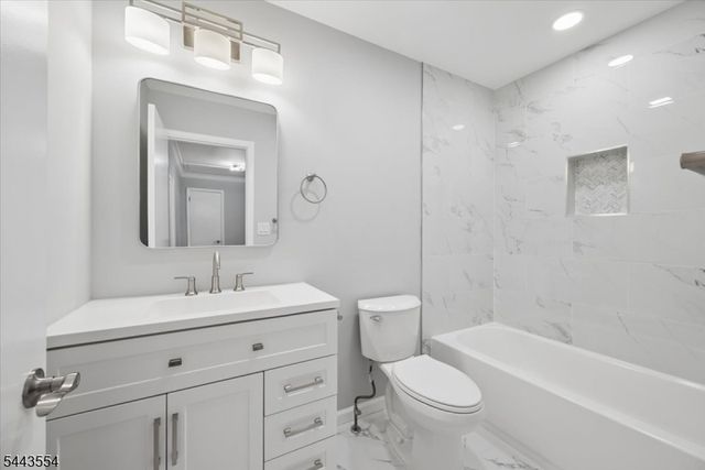904 Merritt Dr, Hillsborough Twp., NJ 08844