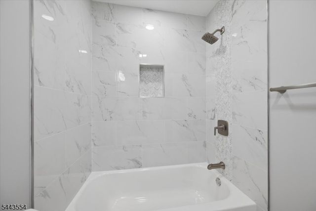 904 Merritt Dr, Hillsborough Twp., NJ 08844