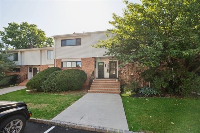 904 Merritt Dr, Hillsborough Twp., NJ 08844