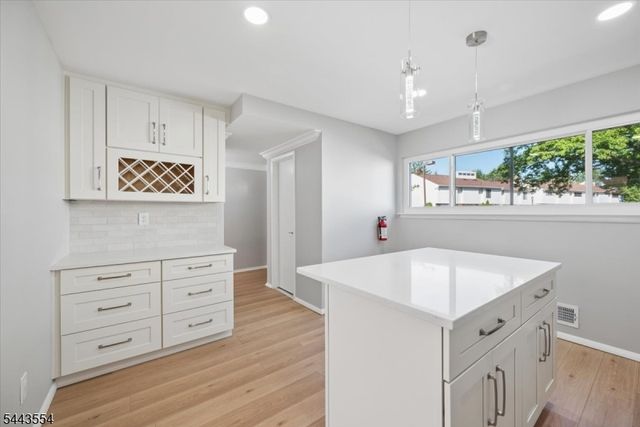 904 Merritt Dr, Hillsborough Twp., NJ 08844