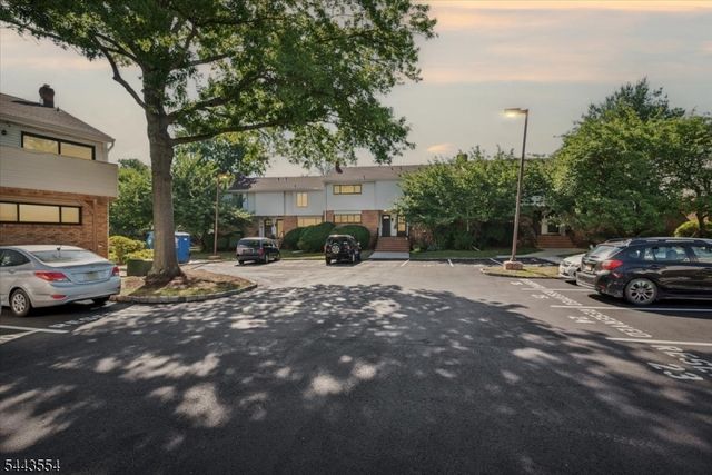 904 Merritt Dr, Hillsborough Twp., NJ 08844