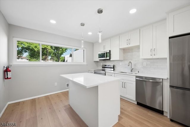 904 Merritt Dr, Hillsborough Twp., NJ 08844