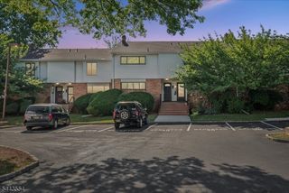 904 Merritt Dr, Hillsborough Twp., NJ 08844