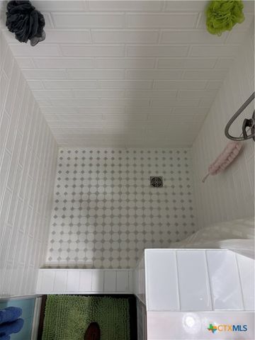 1872 W Harrison Avenue, Port O'connor, TX 77982