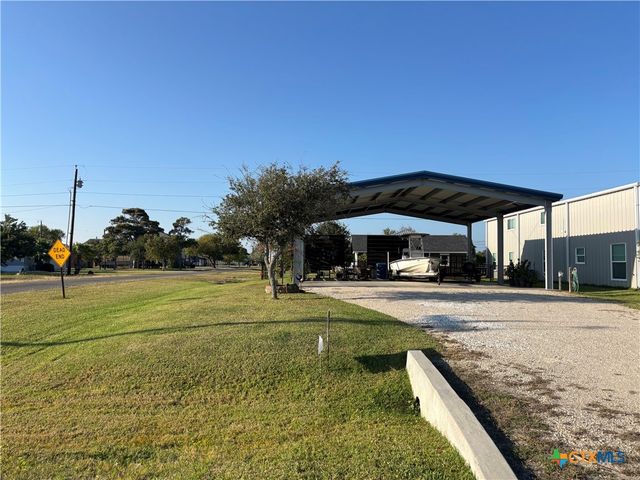 1872 W Harrison Avenue, Port O'connor, TX 77982