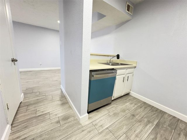 10555 Turtlewood Court 804, Houston, TX 77072