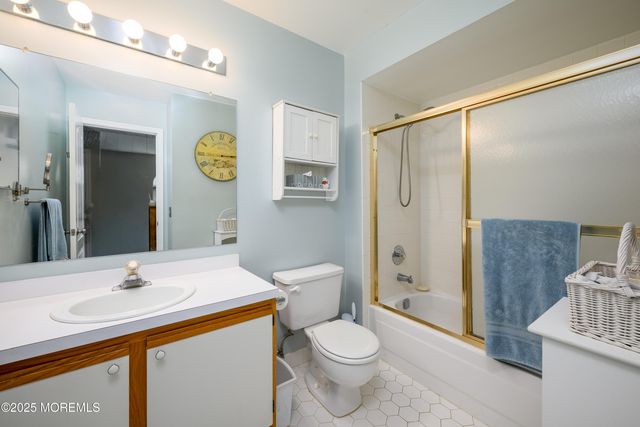 45 Liverpool Court, 10, Freehold, NJ 07728
