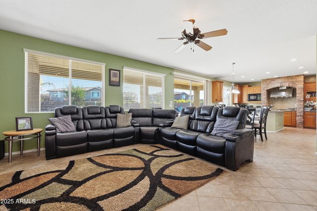 18391 W PORT ROYALE Lane, Surprise, AZ 85388