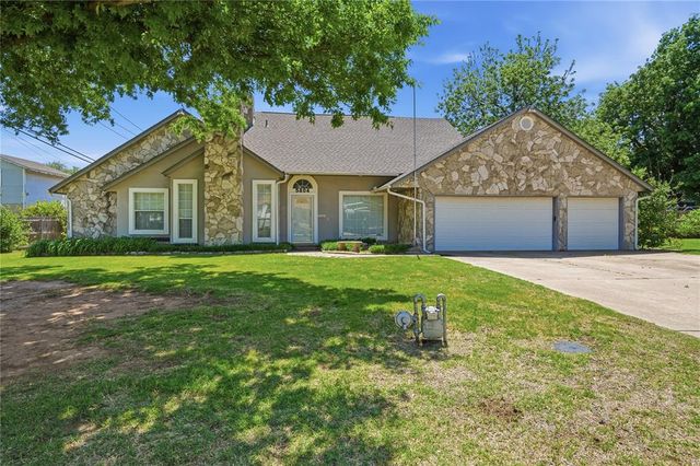5804 NW 53rd Street, Warr Acres, OK 73122