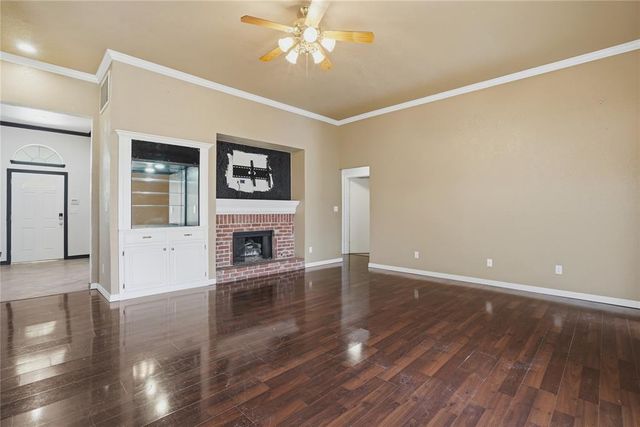 5804 NW 53rd Street, Warr Acres, OK 73122