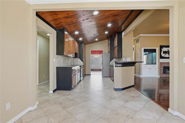 5804 NW 53rd Street, Warr Acres, OK 73122