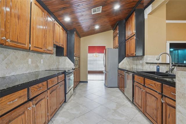 5804 NW 53rd Street, Warr Acres, OK 73122