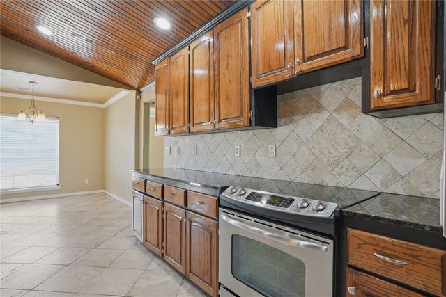 5804 NW 53rd Street, Warr Acres, OK 73122