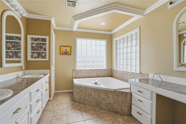 5804 NW 53rd Street, Warr Acres, OK 73122