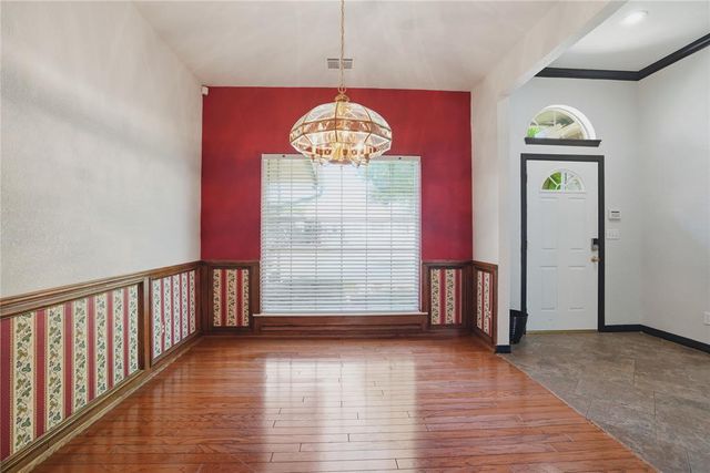 5804 NW 53rd Street, Warr Acres, OK 73122