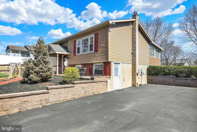 41 LAUREL AVE, Birdsboro, PA 19508