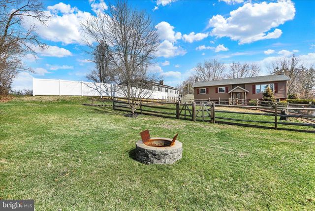 41 LAUREL AVE, Birdsboro, PA 19508