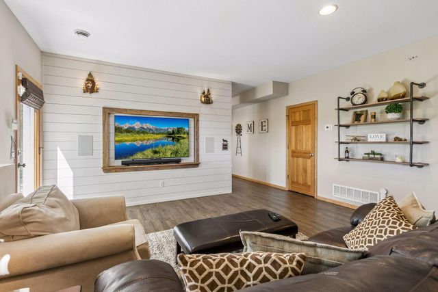 4985 Pine Lane, Eagan, MN 55123