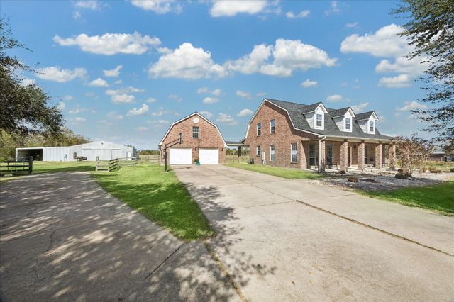 5130 County Road 392, Alvin, TX 77511