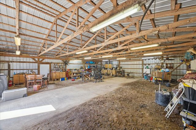 5130 County Road 392, Alvin, TX 77511