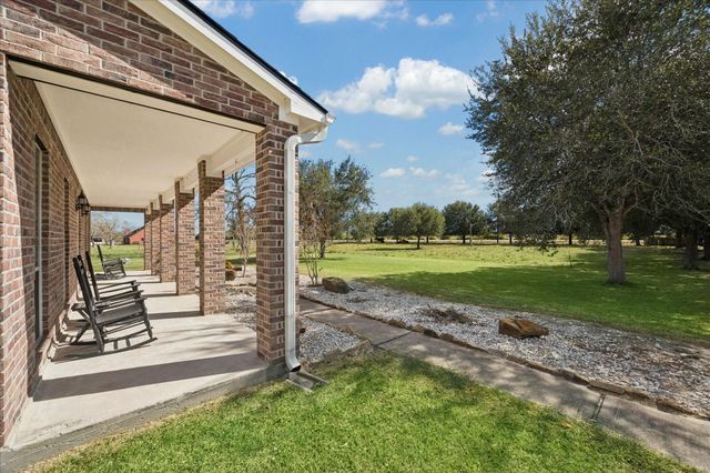 5130 County Road 392, Alvin, TX 77511