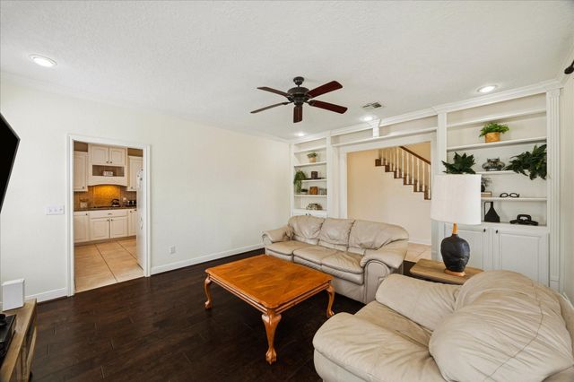 5130 County Road 392, Alvin, TX 77511