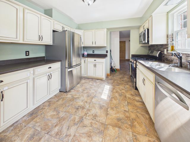 71 Simpson Drive, Huntington, WV 25705