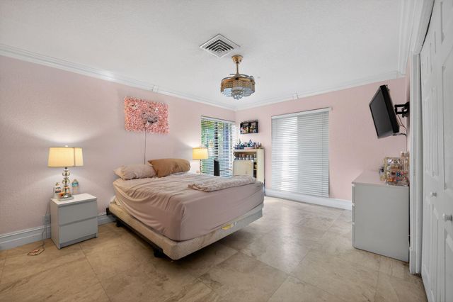 9420 Sea Turtle Lane, Plantation, FL 33324